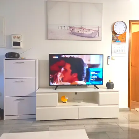 Welcoming House With Ac In The Forest Region And 700 M To The Kampor