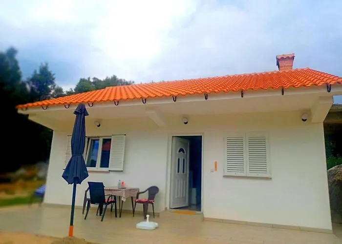 Welcoming House With Ac In The Forest Region And 700 M To The Kampor
