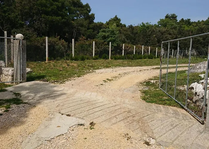 Welcoming House With Ac In The Forest Region And 700 M To The * Kampor